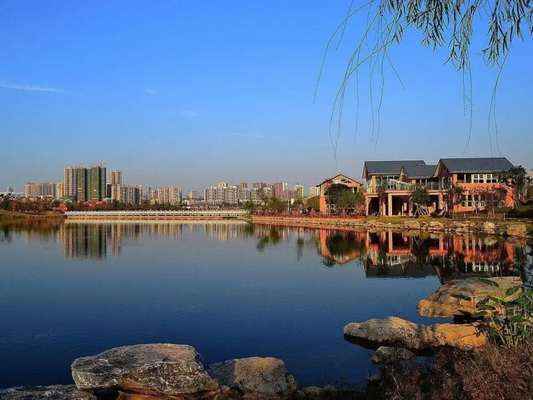 Why are filters important in the water treatment industries? 2019-01-18 Water is the source of life and indispensable substance in human life, but it’s becoming increasingly scarce. Therefore, it’s essential to develop means to reclaim and purify our resources. An effective purification process is necessary to remove organic, chemical or other debris to meet stringent regulations for drinking water, as well as for the industrial, chemical, pharmaceutical and science fields. Water management can be achieved by effectively using a porous filter media. Materials and filtration systems - the products used are as diverse and the sector itself. The various methods include: Aeration Filtration Adsorption Pre-treatment Separation Sparging. Why are filters important in the water treatment industries? 1