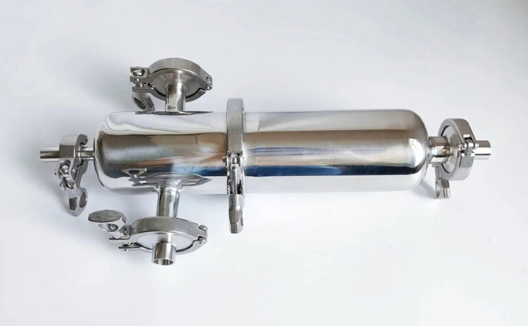 Sanitary gas filter housing